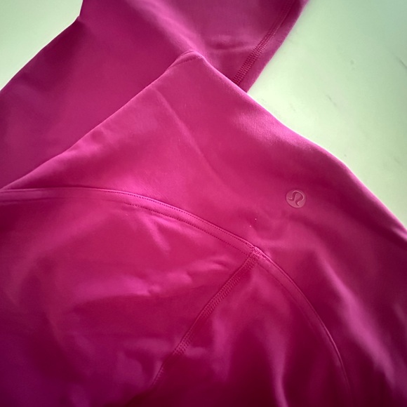 Lulu Lemon Invigorate leggings -  23” size 2 - Picture 2 of 3